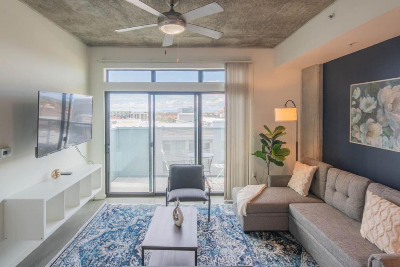 Unique 1bd -central Downtown - Gym, Pool, Parking