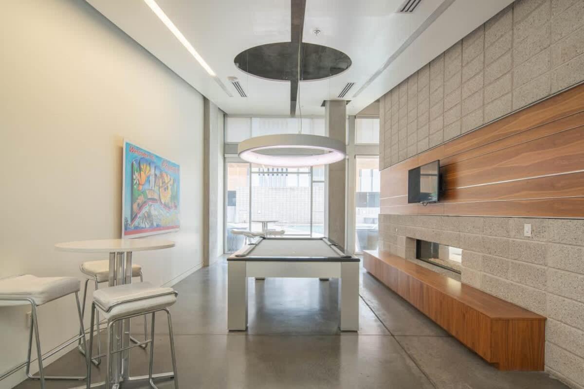 Apartment Unique 1bd -central Downtown - Gym, Pool, Parking *