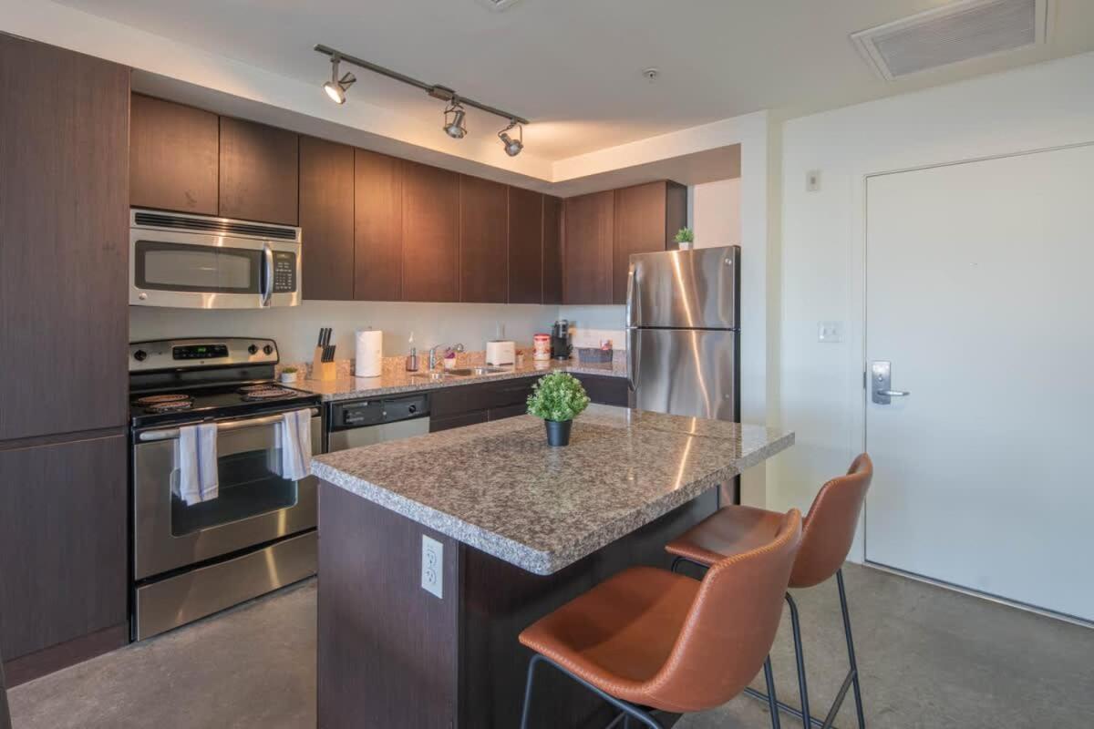 Unique 1bd -central Downtown - Gym, Pool, Parking Apartment Phoenix