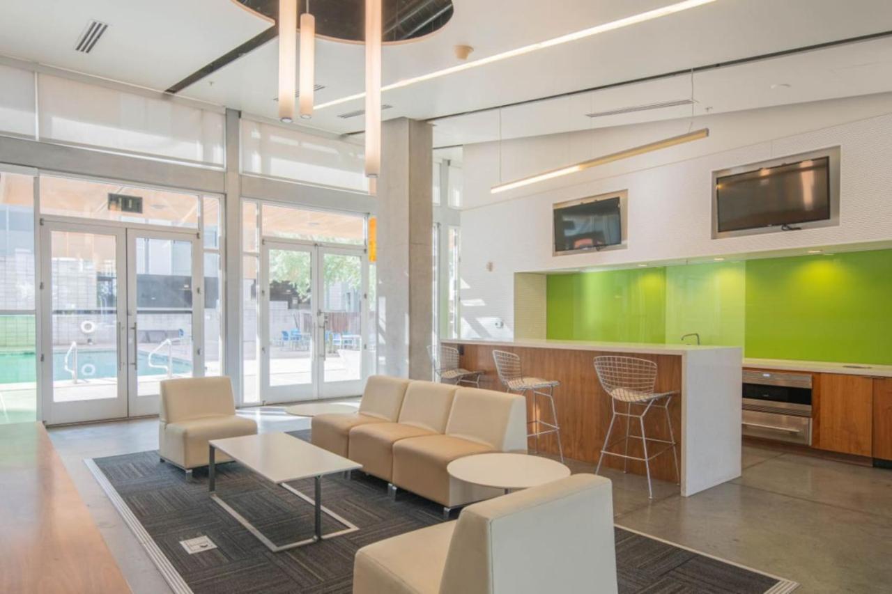 Unique 1bd -central Downtown - Gym, Pool, Parking
