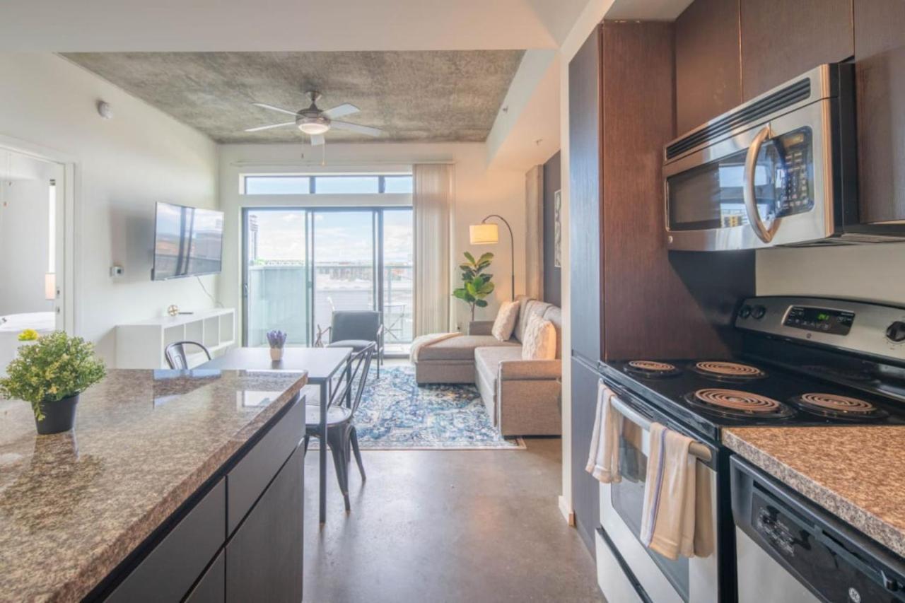 Unique 1bd -central Downtown - Gym, Pool, Parking Apartment Phoenix