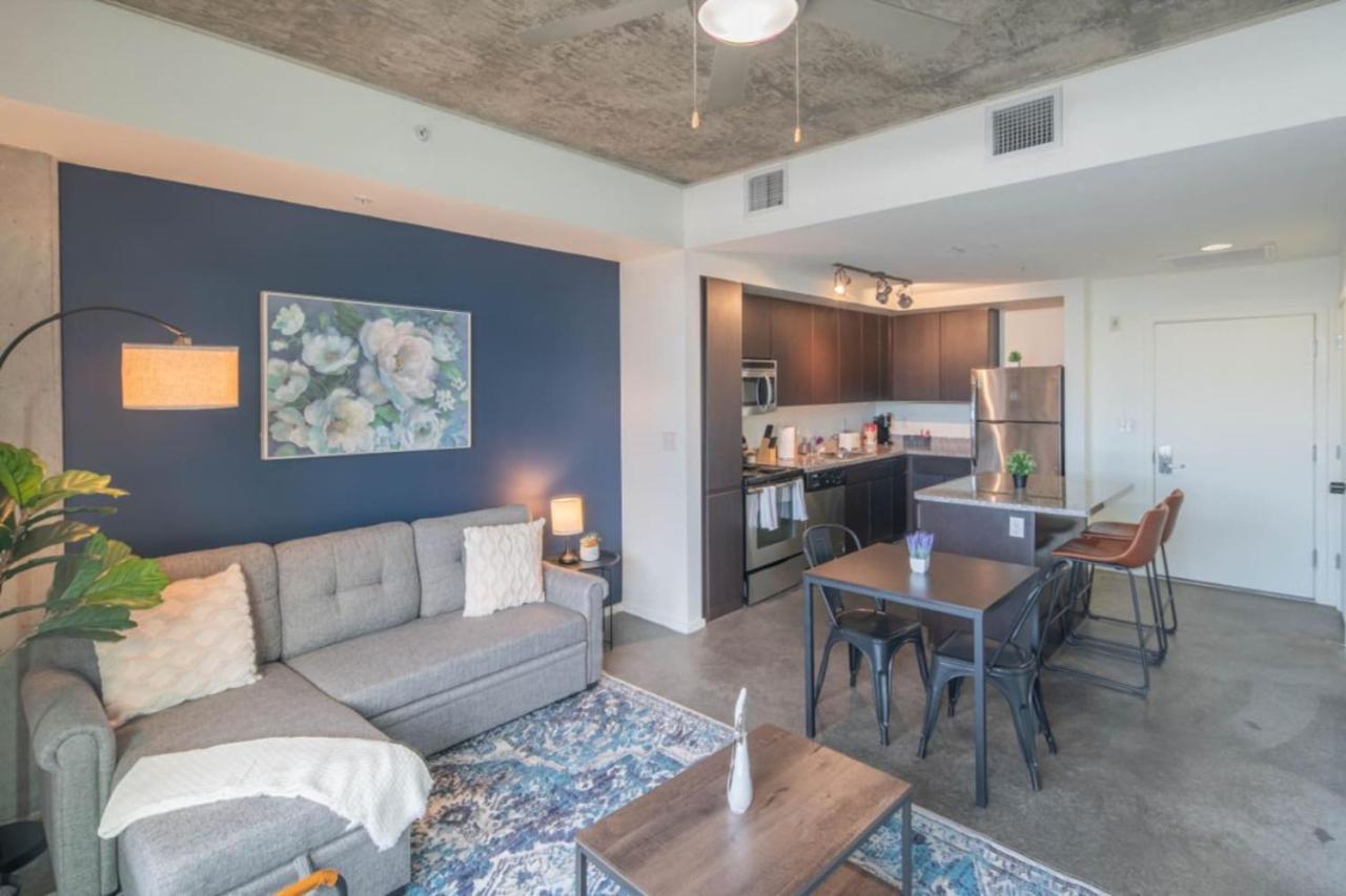 Apartment Unique 1bd -central Downtown - Gym, Pool, Parking *